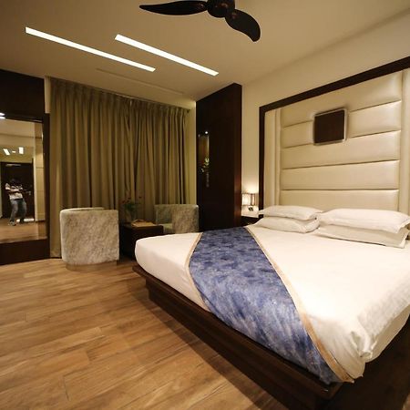 Hotel Prince Viraj ジャバルプル エクステリア 写真
