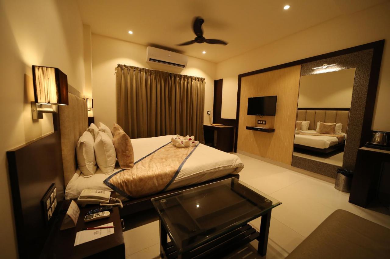 Hotel Prince Viraj ジャバルプル エクステリア 写真