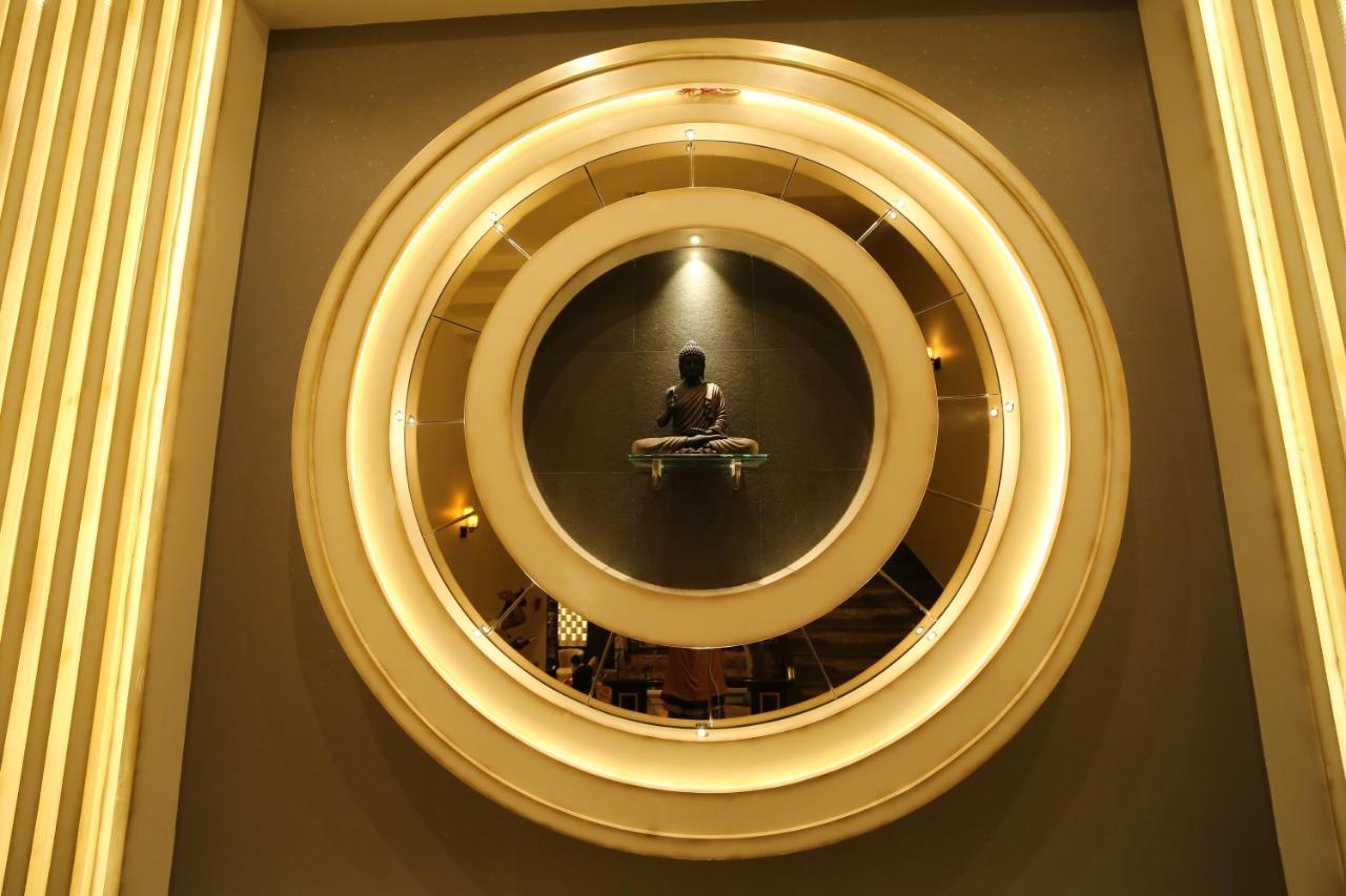Hotel Prince Viraj ジャバルプル エクステリア 写真