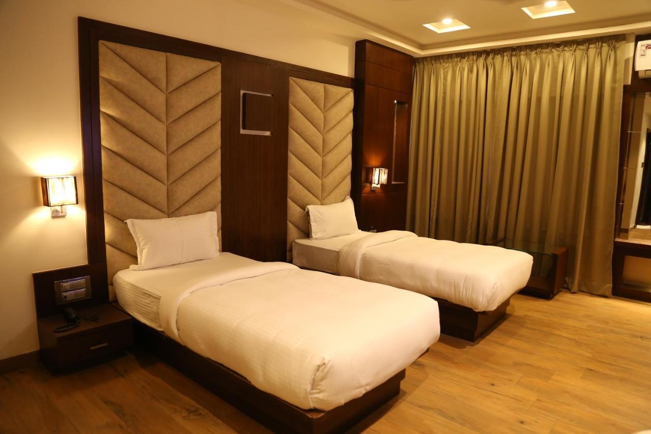 Hotel Prince Viraj ジャバルプル エクステリア 写真